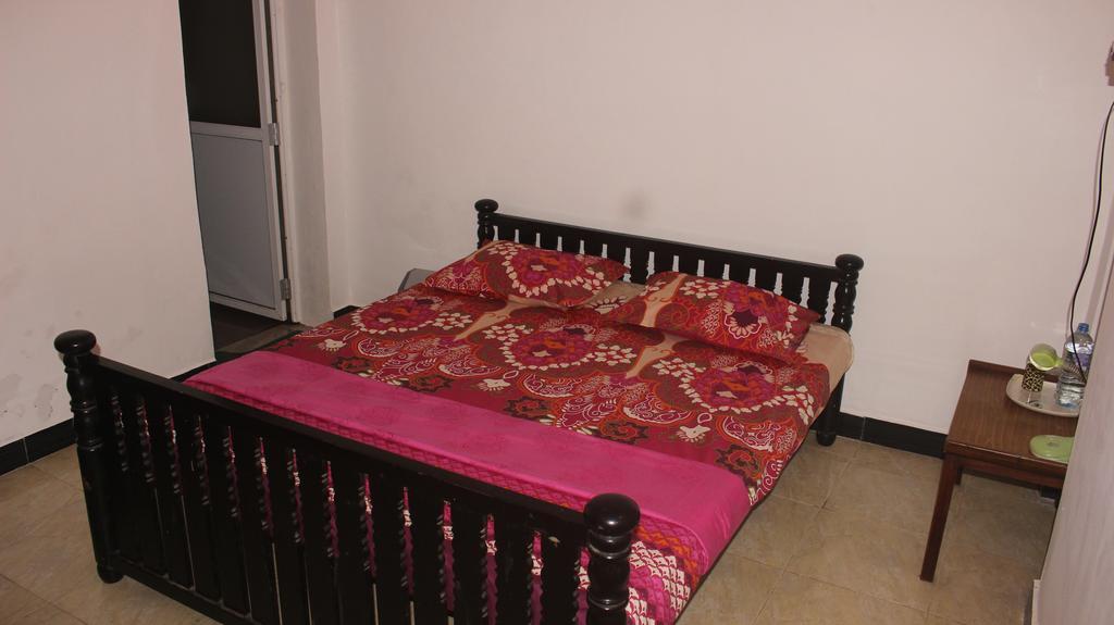 מלון קולומבו Rr House מראה חיצוני תמונה